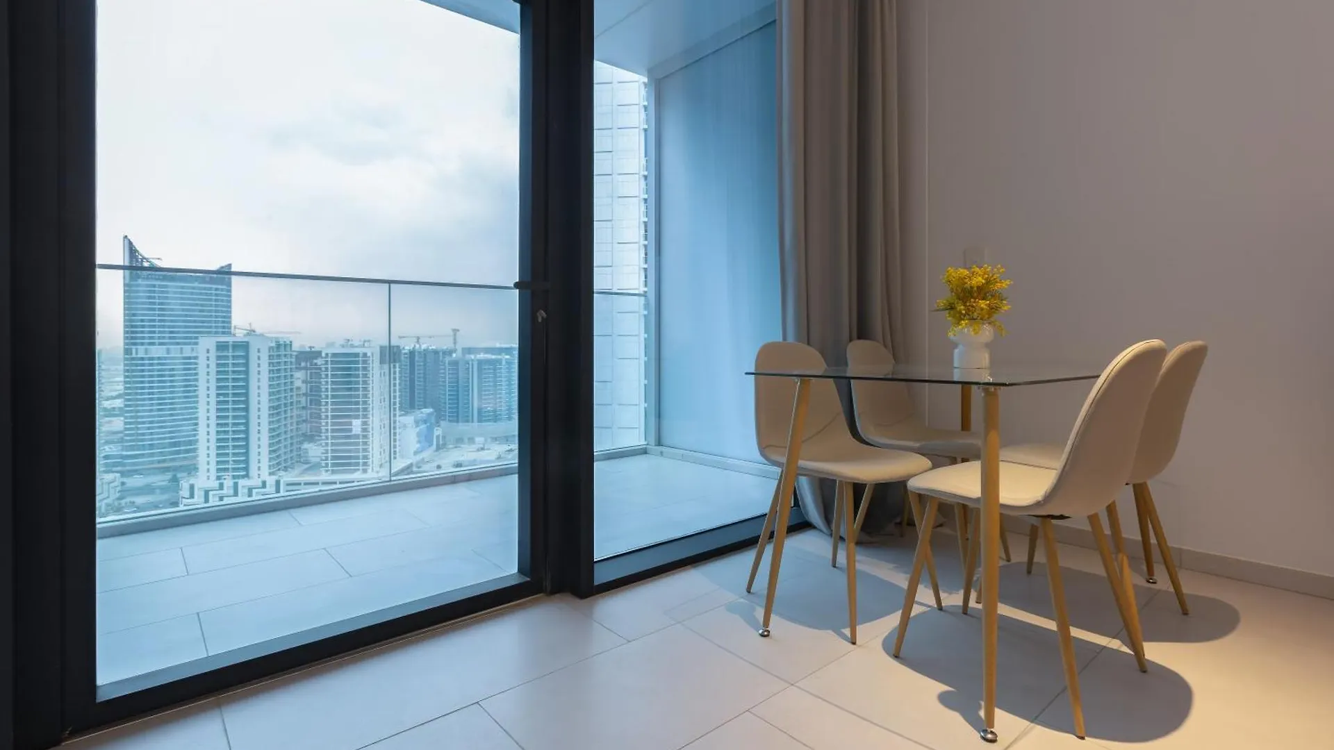 Burj & Beyond - Luxury Stay With Burj Khalifa View Dubai