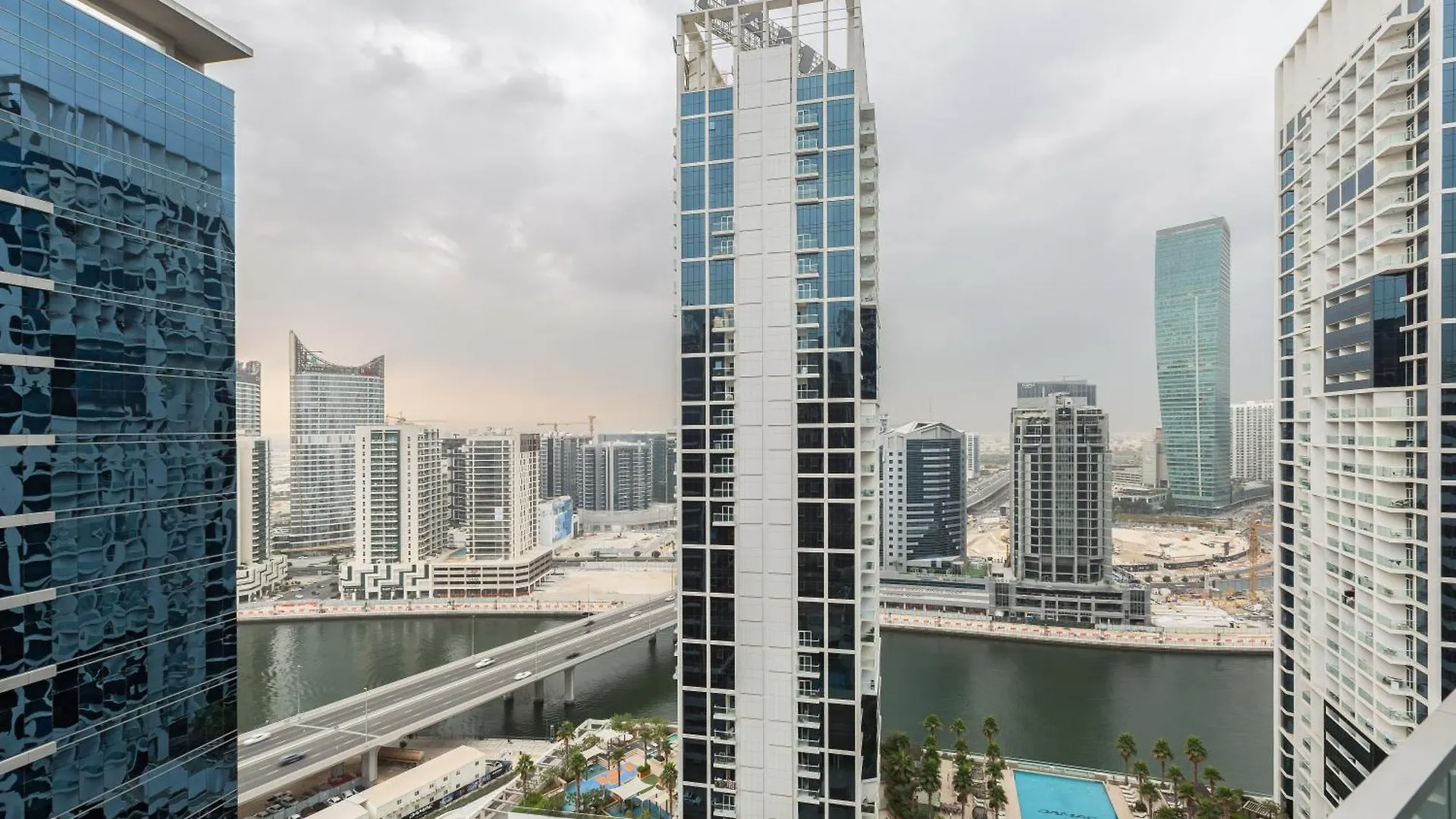 Burj & Beyond - Luxury Stay With Burj Khalifa View Dubai