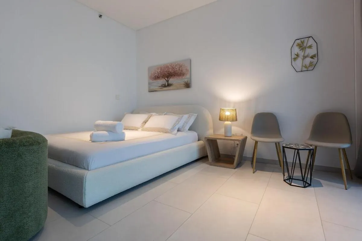 Burj & Beyond - Luxury Stay With Burj Khalifa View Dubai Apartment