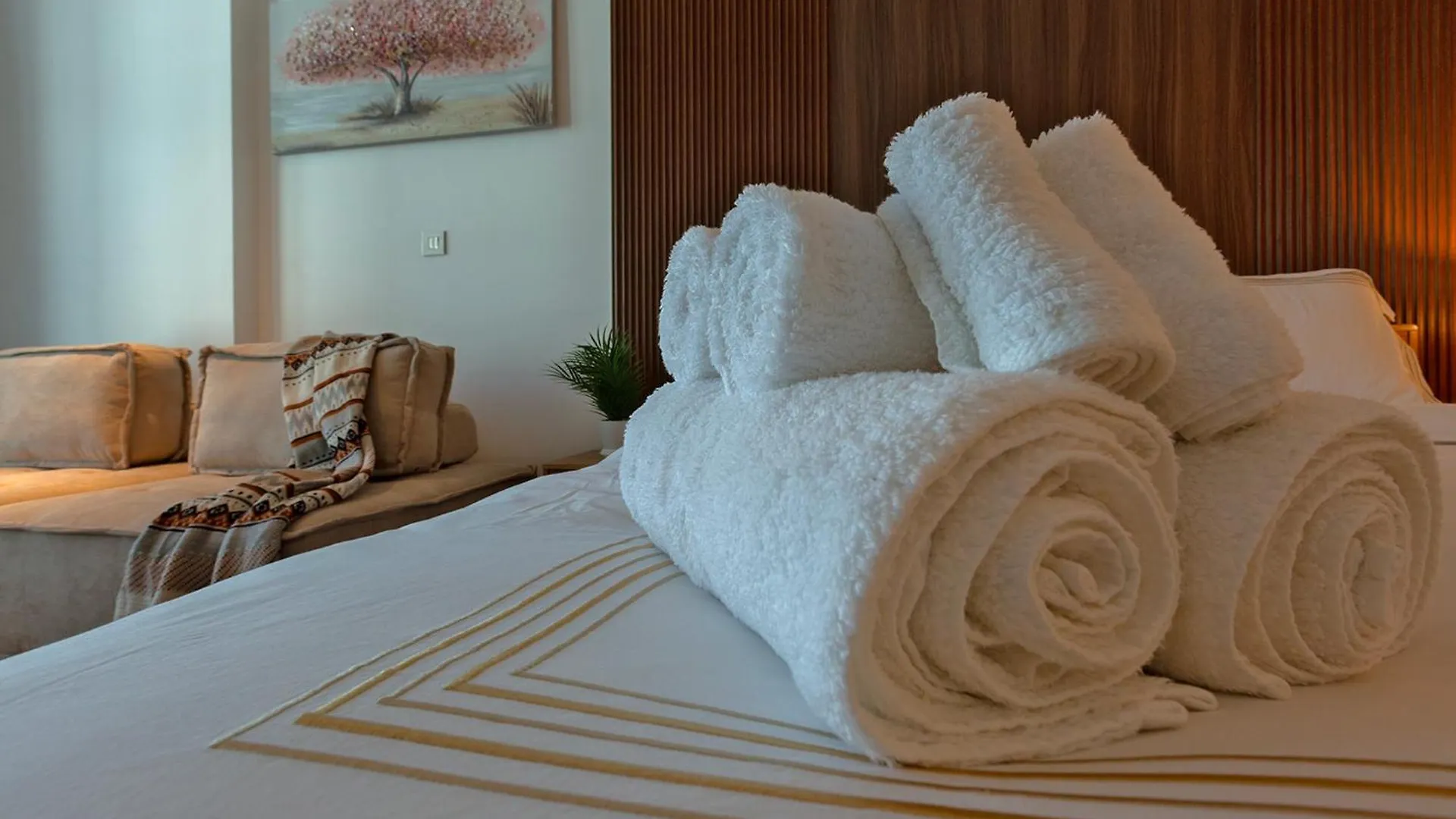 Burj & Beyond - Luxury Stay With Burj Khalifa View Dubai 0*,  United Arab Emirates